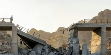 Iran Expands Regional Strikes After US Bombing Campaign Targets Southern Iran